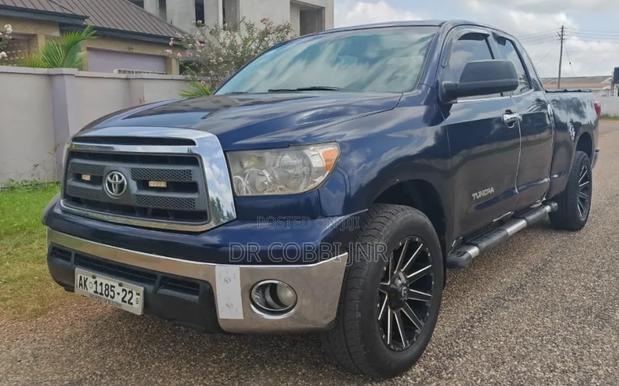 Toyota Tundra Double Cab 4x4 5.7L V8 2013 Blue