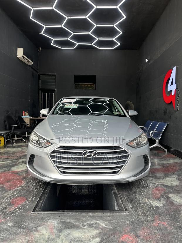 Hyundai Elantra SE 2018 Silver