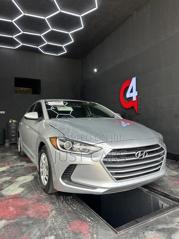 Hyundai Elantra SE 2018 Silver