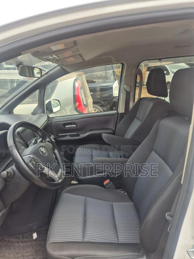 Toyota Voxy 2015 White