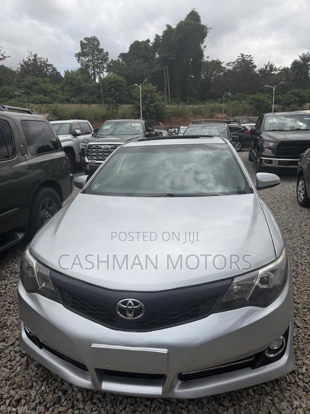 Toyota Camry 2014 Silver