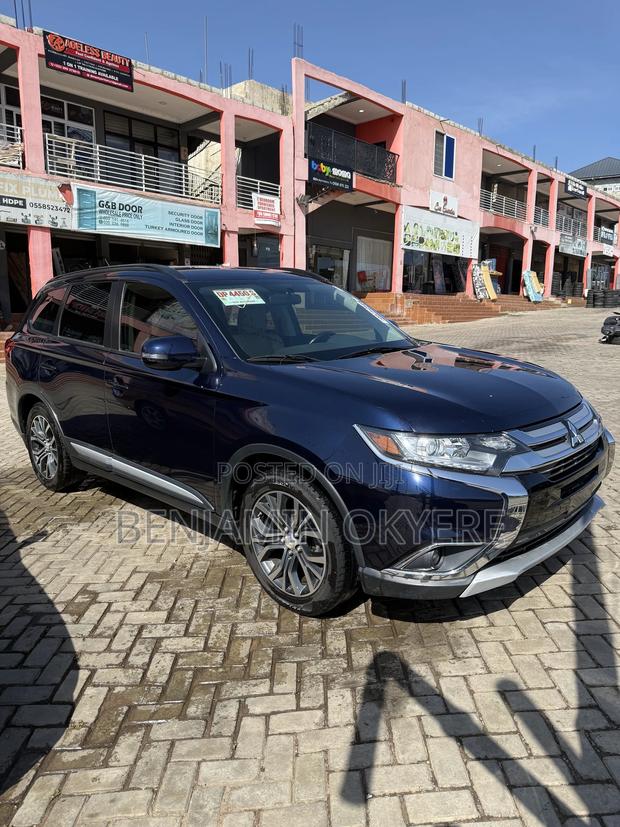 Mitsubishi Outlander 2017 Blue