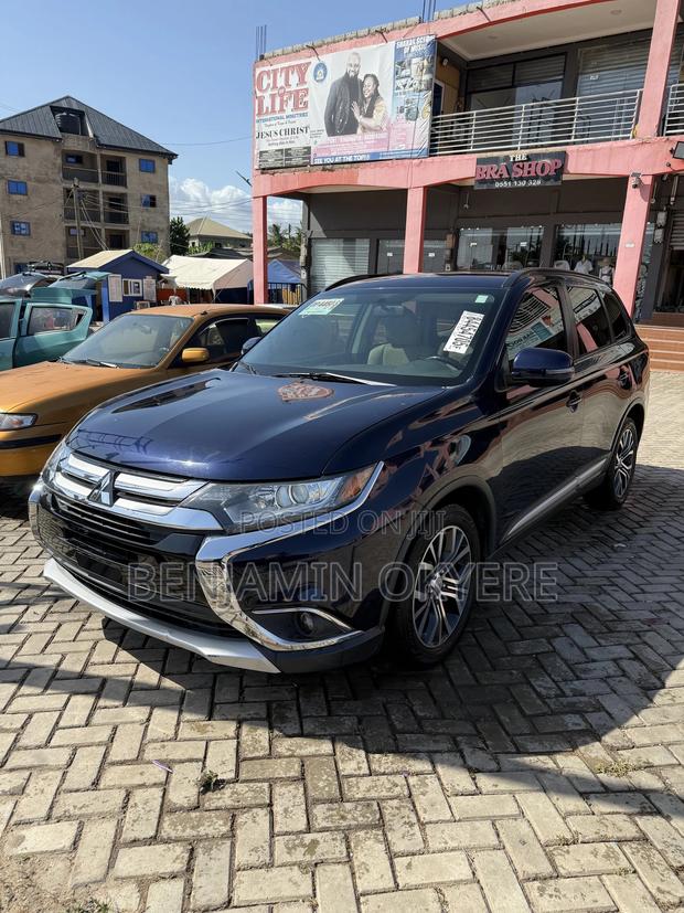 Mitsubishi Outlander 2017 Blue