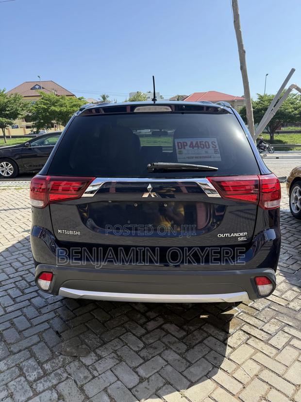 Mitsubishi Outlander 2017 Blue