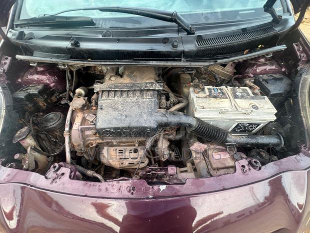 Toyota Vitz 1.3 AWD 3dr 2010 Burgundy