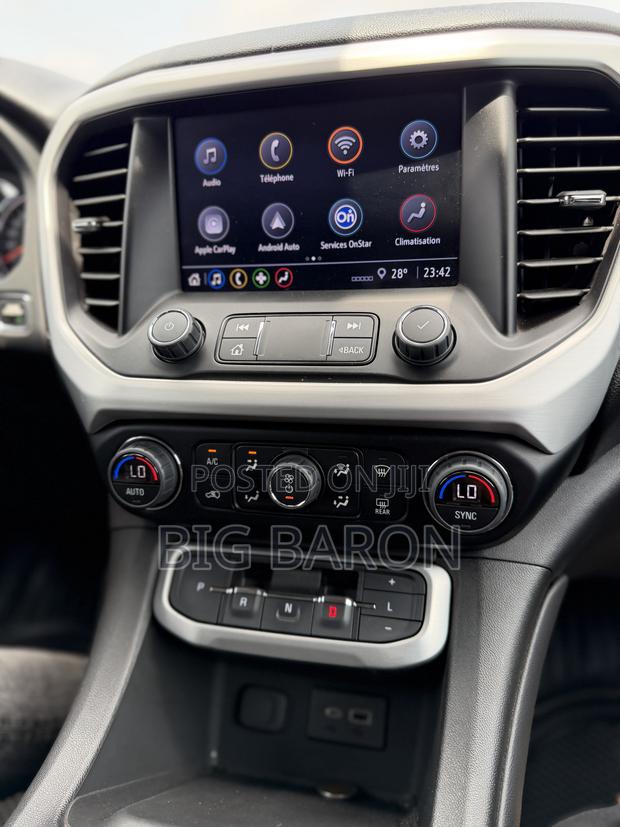 GMC Acadia SLE AWD 2023 Silver