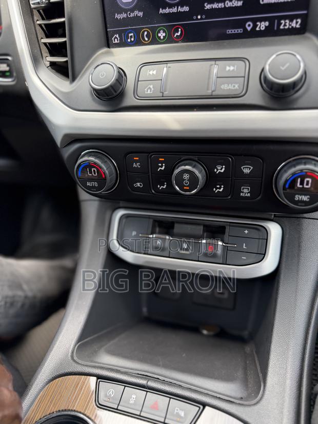 GMC Acadia SLE AWD 2023 Silver