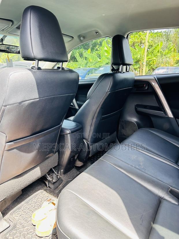 Toyota RAV4 2014