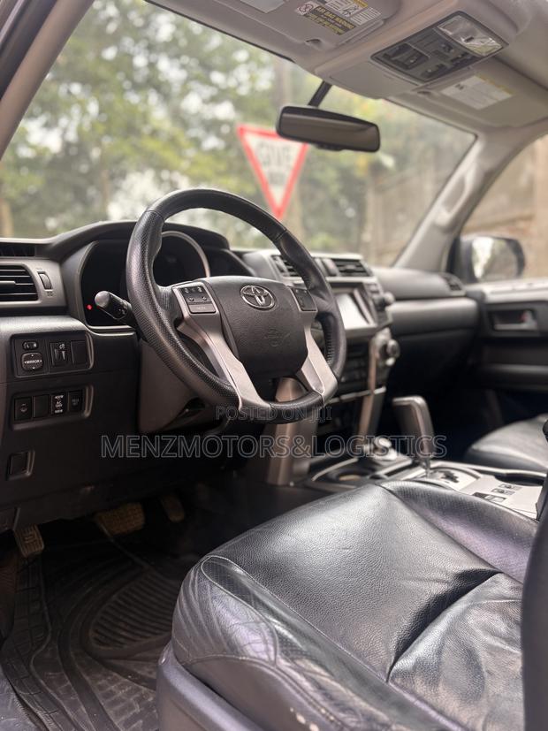 Toyota 4-Runner Limited 4WD 2011 Gray