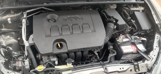 Toyota Corolla XSE 4dr Sedan (1.8L 4cyl CVT) 2017 Burgundy
