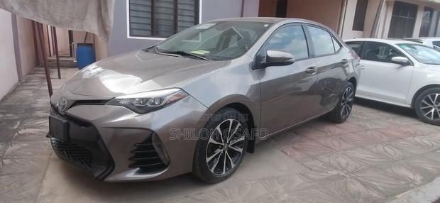Toyota Corolla XSE 4dr Sedan (1.8L 4cyl CVT) 2017 Burgundy