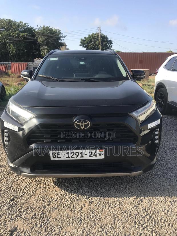 Toyota RAV4 LE 2022 Black