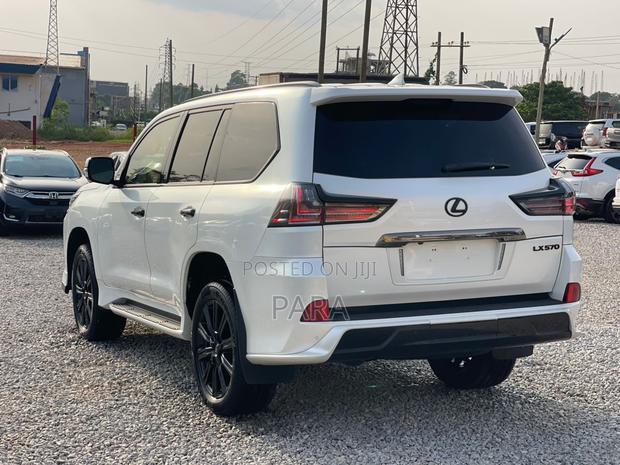Lexus LX 570 (5 seats) AWD 2021 White