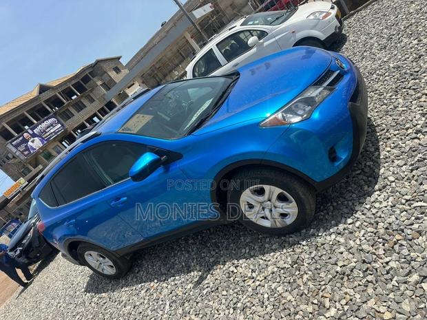 Toyota RAV4 LE 4dr SUV AWD (2.5L 4cyl 6A) 2015 Blue