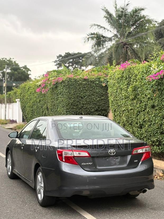 Toyota Camry L 4dr Sedan (2.5L 4cyl 6A) 2014 Gray