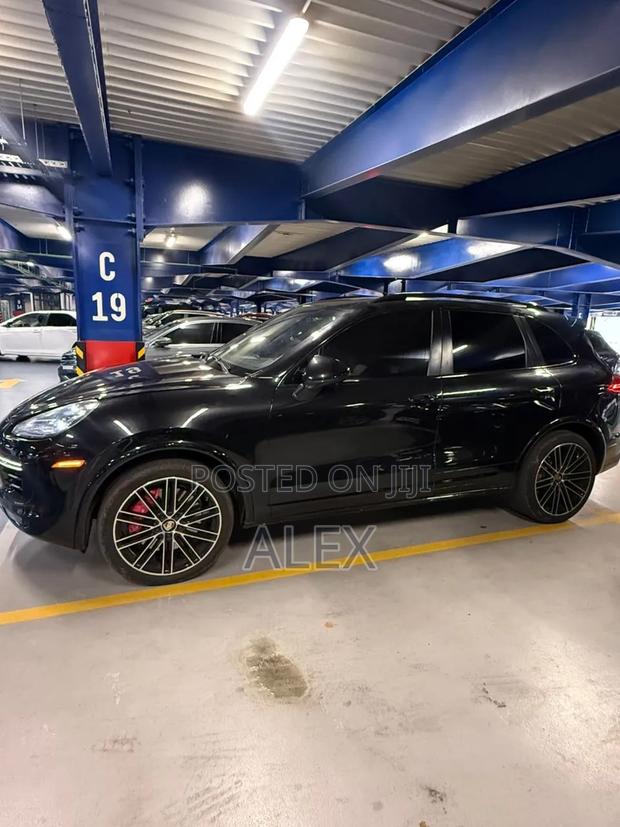 Porsche Cayenne 2016 Black