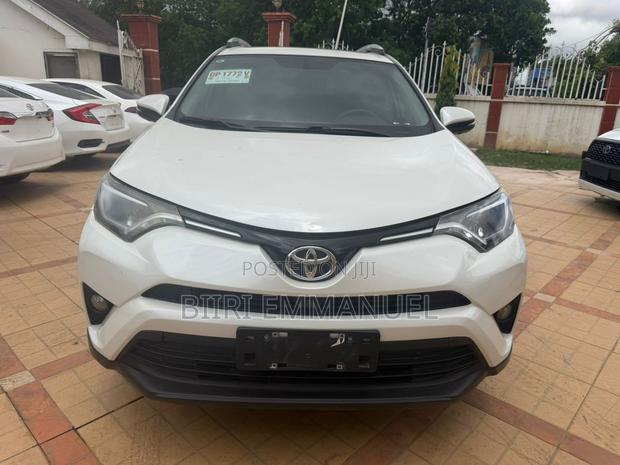 Toyota RAV4 2017 White