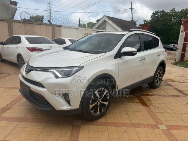 Toyota RAV4 2017 White