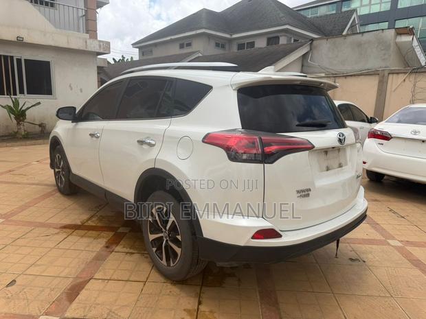Toyota RAV4 2017 White