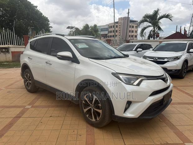 Toyota RAV4 2017 White