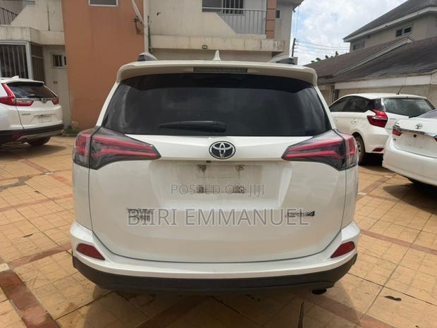 Toyota RAV4 2017 White