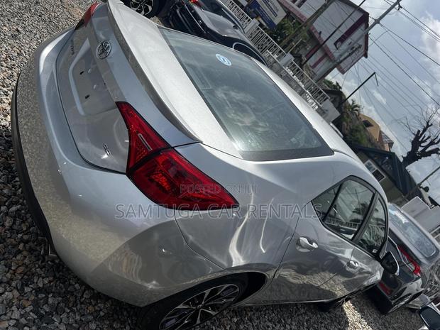 Toyota Corolla 2018 Silver