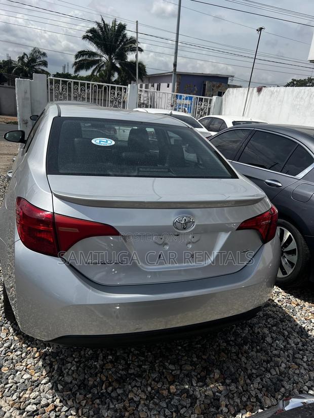 Toyota Corolla 2018 Silver