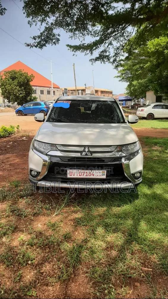 Mitsubishi Outlander SE AWC 2016 White