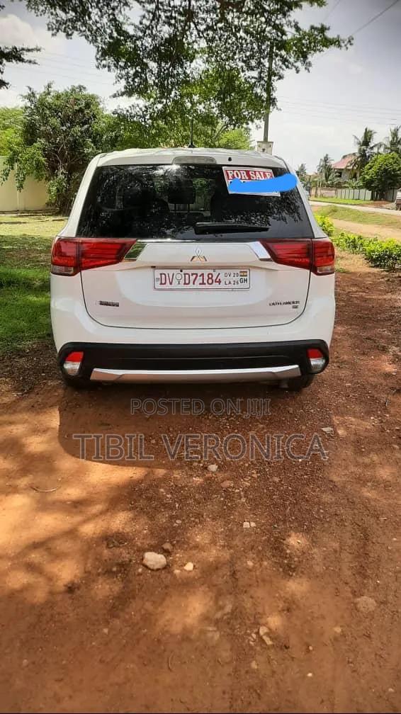Mitsubishi Outlander SE AWC 2016 White