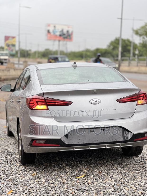 Hyundai Elantra 2020 Silver