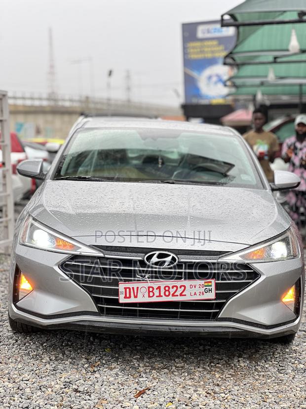 Hyundai Elantra 2020 Silver
