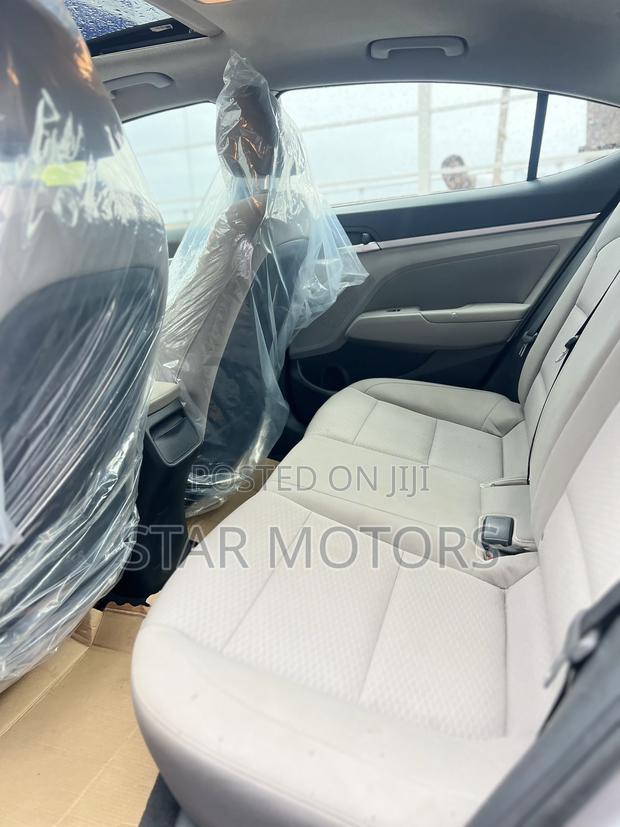 Hyundai Elantra 2020 Silver