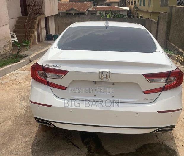 Honda Accord Touring 2.0T 2020 White