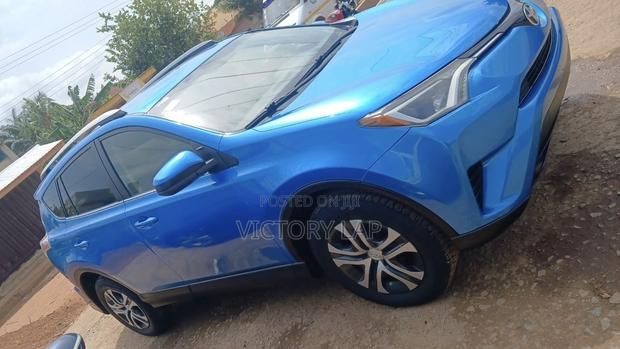 Toyota RAV4 2016 Blue
