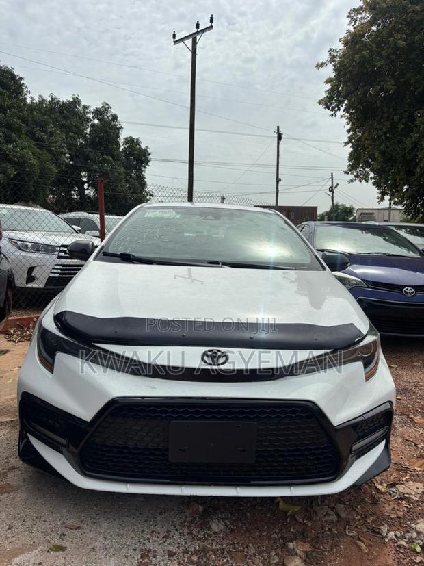 Toyota Corolla XSE 2021 White