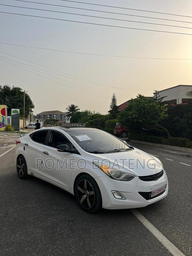Hyundai Avante 2015 White