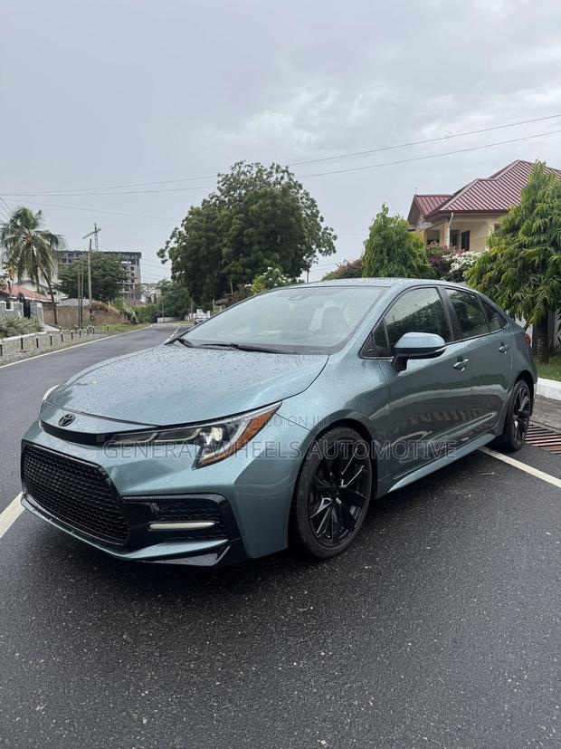 Toyota Corolla SE 2020 Green