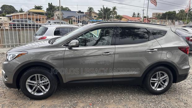 Hyundai Santa Fe SE AWD 2017 Gray