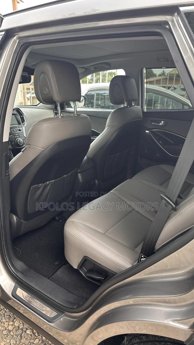 Hyundai Santa Fe SE AWD 2017 Gray