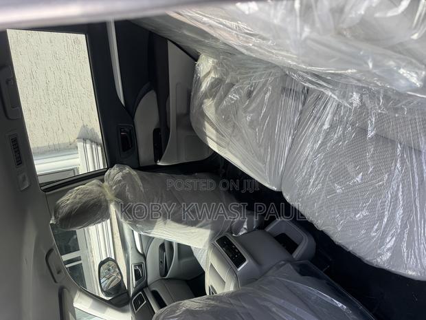 Toyota Highlander LE 4x2 (2.7L 4cyl 6A) 2018 Gray