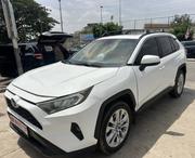 Toyota RAV4 XLE AWD 2019 White for sale