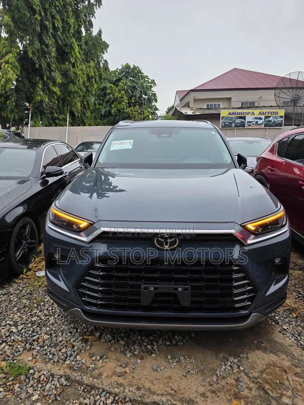 Toyota Grand Highlander Limited AWD 2024 Gray