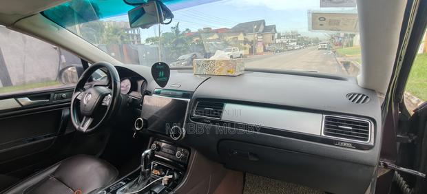 Volkswagen Touareg TDI Sport 2013 Brown