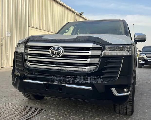 New Toyota Land Cruiser LC300 2024 Black
