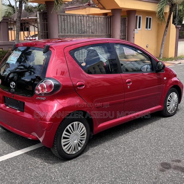 Toyota Yaris Base Hatchback 3dr 2010 Burgundy