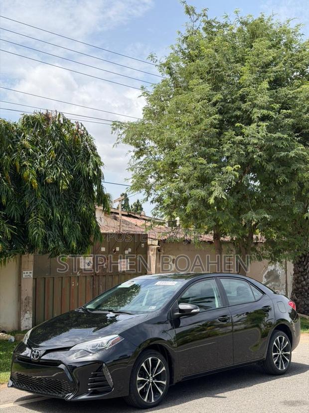 Toyota Corolla SE (1.8L 4cyl 6M) 2018 Black