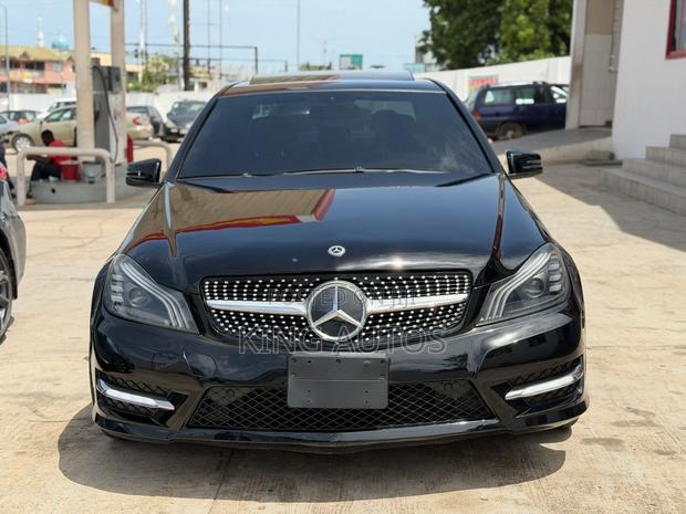Mercedes-Benz C250 2014 Black