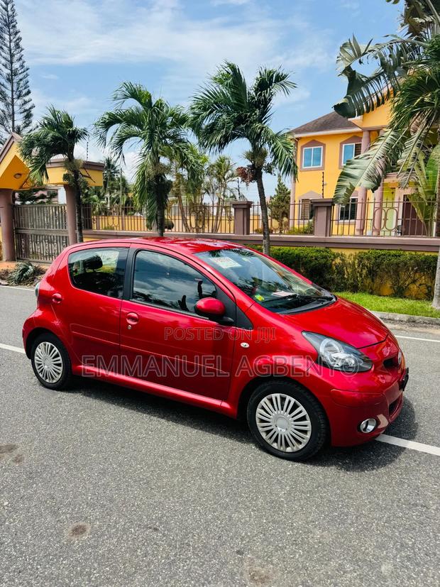 Toyota Aygo 1.0 5-Door 2010 Red