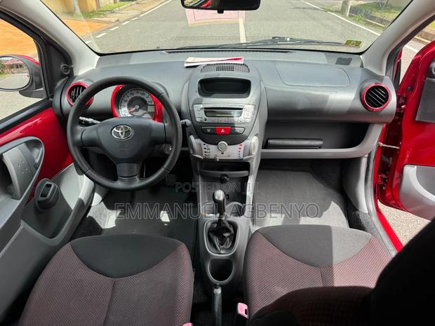 Toyota Aygo 1.0 5-Door 2010 Red