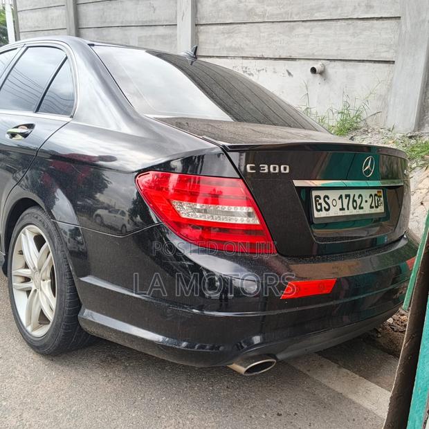 Mercedes-Benz C300 2014 Black